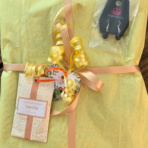 🌹How I Wrap Your Purchase!!!🌹 - Picture 3 of 9